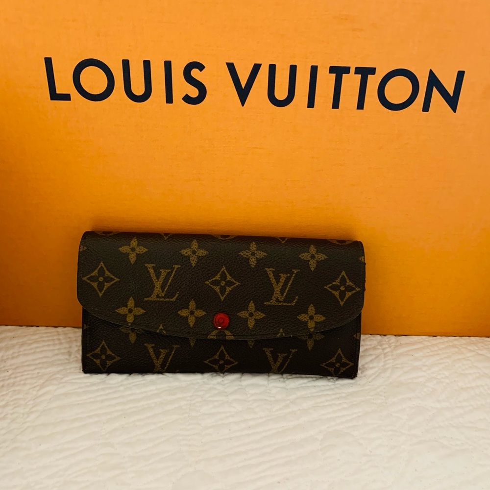 🌟BEAUTIFUL🌟 Louis Vuitton Emillie Wallet- SOLD